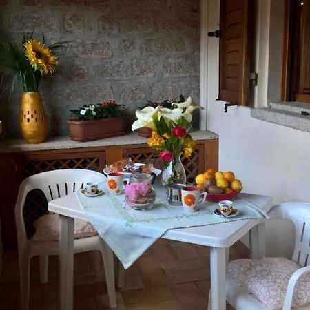 Vila Casa Nel Borgo Di San Pantaleo Exteriér fotografie