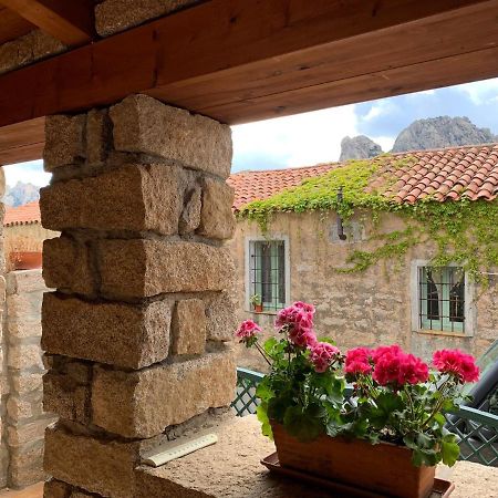 Vila Casa Nel Borgo Di San Pantaleo Exteriér fotografie