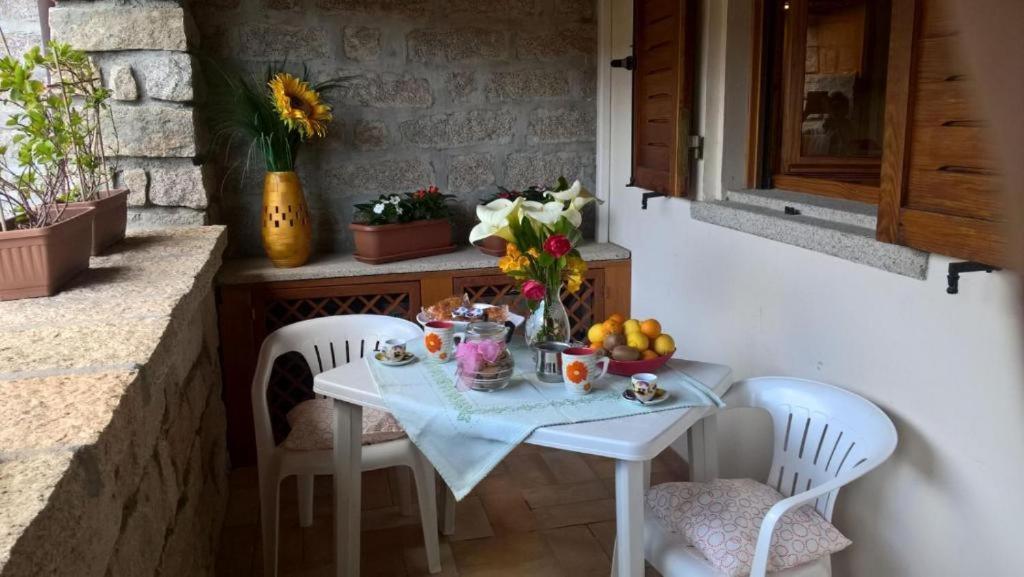 Vila Casa Nel Borgo Di San Pantaleo Exteriér fotografie